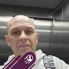 🚨 URODZINOWY ALERT 🚨 Dzisiaj urodziny obchodzi Robert Koszewski, drugi  trener drużyny juniorów C! 🎁🎊 Trenerze, jako cała rodzina Polonii Berlin  życzymy Ci dużo zdrowia, energii do codziennego działania i samych  pomyślności!