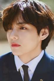 Hé lộ mức thù lao đóng phim "khủng" của V (BTS)