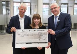 After registering on the respective online platform weltsparen.de or raisin.nl, customers can quickly and easily access our bank's offers. 10000 Euro Ubergeben