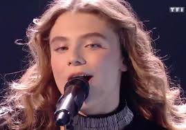 Il faut dire que le suspect serait allé jusqu'à menacer d'enlever la jeune. The Voice Maelle Bouleversante Avec Sa Reprise De Wasting My Young Years Elle