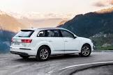 Audi-Q7-(2015)