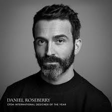 Bee Smith's Instagram, Twitter & Facebook