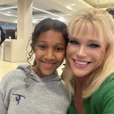 Wendy Everett Schofield (@wendyesmay) • Facebook, Connect with friends