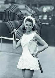 Lea pericoli (born 22 march 1935) is an italian former tennis player and later television presenter and journalist from milan. Una Galleria Sentimentale Abiti Da Tennis Vestiti Da Tennis Wimbledon