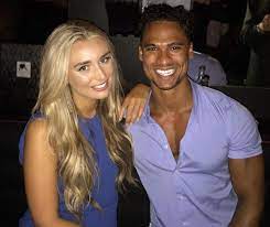 Are Love Island S Rykard And Rachel Faking It Look Love Island White Girls Rachel