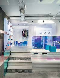 Krion Solid Surface A P O For A œsvd Sivasdescalzoa Madrid Modern Home Offices Shoe Store Design Retail Store Design