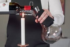 Og skrukork tar bedre vare på restene enn naturkork. Dekantere Og Lufte Vin Slik Gjor Du