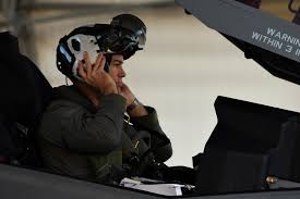 And here's a video about the helmet and it also shows exactly what the pilot would be seeing using this helmet. F 35 Helmet Bug Means Only Expert Pilots Can Do Night Carrier Landings Military Com
