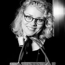 Er danske anmeldere af scenekunst ensrettede og bagstræberiske?