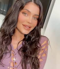 The official account of kylie jenner Kylie Jenner Ditched Her Hair Extensions And Makeup For Natural Picture