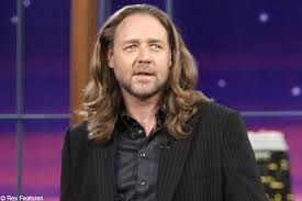 Pin By Miss Shelly On Faces Of Russell Crowe Long Hair Styles Men Long Hair Styles Russell Crowe