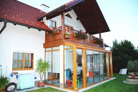 Wintergarten Unter Balkon Vom Wintergartenbauer Aus Oberosterreich In 2020 Wintergarten Einrichten Wintergarten Outdoor Dekorationen