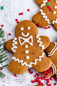 Upsidedown gingerbread man made into reindeers : Easy Gingerbread Cookies Recipe Queenslee Appetit