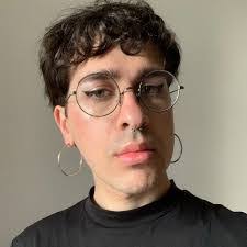 Everardo Reyes's Instagram, Twitter & Facebook