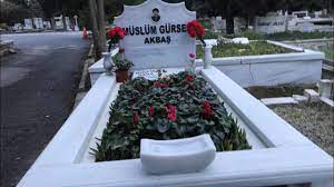 Müslüm gürses'in ebediyen yaşamasını istediğini dile getiren muhterem nur, her. Muslum Babanin Mezarligi Yol Haritasi Turkiye De Ilk Youtube