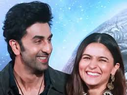 Alia Ranbir wedding: As the countdown for Ranbir-Alia wedding begins, Rishi  and Neetu Kapoor's reception card goes viral