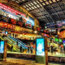 Bahnhof Hamburg Germany Hamburg Hauptbahnhof Abbrev Hamburg Hbf Or Hambg Hbf Is The Main Railway Station For The Ger Railway Station Train Station Railway