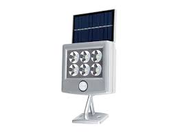 Come funziona il faretto led con pannello solare senza corrente di. Faro Led Ad Energia Solare Livarnolux Economico Da Lidl In Offerta Al Prezzo Di 9 Euro Tecnocellulare Com