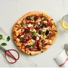 Recette De Pizza Mediterraneenne Fromages Saputo Recipe In 2020 Mediterranean Pizza Pizza Recipes Saputo