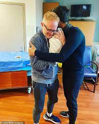Jun 20, 2021 · modern family may have ended its run in 2020, but the cast of the beloved abc comedy series is still close. Jesse Tyler Ferguson And Husband Justin Mikita Cradle Baby Son And Celebrate One Month As A Family Readsector