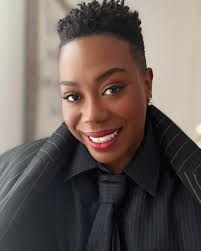 A Brief History of Pinstripes in Fashion that you didn't ask for 😂 The  history of pinstripes in fashion is a fascinating journey that intertwines  with themes of aspiration, commerce, and reinvention.