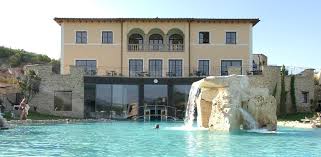 Italian_places ringrazia l' adler spa resorts in bagno vignoni, per averci ospitati presso il loro resort immerso nel verde della magica toscana. Adler Thermae Spa Hotel Mobile