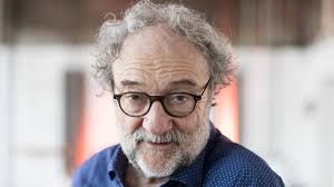 Comment l'artiste suisse Christoph Marthaler se distingue dans l'univers  souvent impitoyable du théâtre