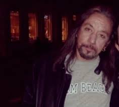Posted yesterday but it got removed with no explanation!! I'm totally  baffled. It's ACE FREHLEY!!! 💙