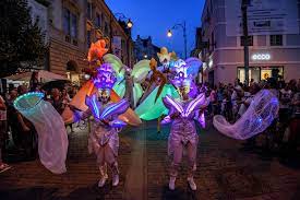 Festivalul universităților de teatru și management cultural, festival de sine stătător în cadrul fits, aduce împreună studenți și masteranzi de la cele mai cunoscute universități de profil, care își prezintă spectacolele în decursul celor zece zile. Festivalul International De Teatru Sibiu 2018