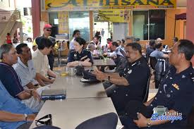 Sumber berkata, mazlan mempunyai hubungan yang baik dengan istana dan kerajaan. Polis Selangor Timbalan Ketua Polis Selangor Bertemu Dan Berbual Bersama Masyarakat Di Seksyen U8 Bukit Jelutong Shah Alam Facebook