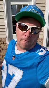 Ernest Leclair's Instagram, Twitter & Facebook