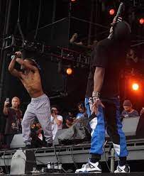 Children flood the stage following the path of soap bubbles floating from the ship. Faith For All On Twitter Xxxtentacion X Ski Mask The Slump God