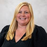 Lauren Stratton's Instagram, Twitter & Facebook