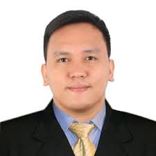 4x being recognized as Partner of the Quarter at Starbucks.