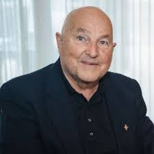 Dieter Esch's Instagram, Twitter & Facebook