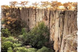 You will typically use an 8mm to 10mm diameter static rope or static line to build an. Anchors Course At La Cascada Aculco Learn To Build Traditional Top Rope Anchors Marriott
