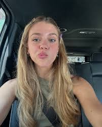 Anna Barger's Instagram, Twitter & Facebook