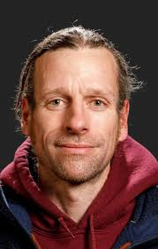 With the Iditarod halfway over for frontrunners, Holmes leads the way