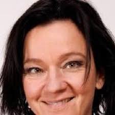 Mia Winter: Lebenslauf, Bücher und Rezensionen bei LovelyBooks