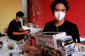 Truck wow.keren menggambar dari awal kata truk oleng menjadi gambar mobil beneran!. Tak Oleng Saat Pandemi Covid 19 Bisnis Miniatur Truk Cukup Menjanjikan Bagian 1