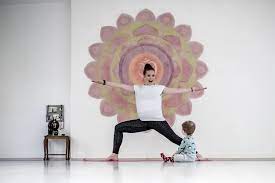 Vyrůstala v brně, podporována otcem ve sportu a matkou elmaritou v tanci.její otec t. Klara Diviskova Yoga Photos Facebook