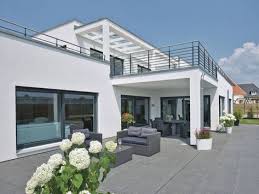 Luxusvilla Im Bauhaus Stil Weberhaus In 2020 Weber Haus Luxus Villa Und Haus