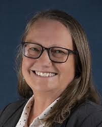 Kelly Stenson's Instagram, Twitter & Facebook