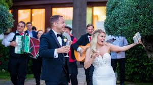 Se non hai molto tempo o se vuoi organizzare un matrimonio creativo, esclusivo e personalizzato, qui potrai trovare il wedding planner o l'organizzatore di matrimonio che realizzerà i tuoi desideri. Wedding In Taormina Wedding Planner In Sicily Wedding In Sicily