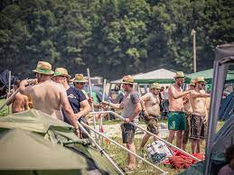 Woodstock der blasmusik wie schon in den vorjahren werden sich wieder namhafte ensembles jeglichster coleur der geblasenen musik beim woodstock der blasmusik ein stelldichein camping. Camping Woodstock Der Blasmusik