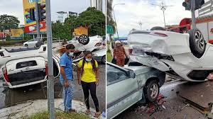 Malaysia has the third highest rate of road accident deaths in asean and asia, recording a 23.6/100,000 fatality rate which equals 7,152 cases. Tragic Jb Junction Accident Causes 2 Cars To Flip Over Claims 1 Driver S Life