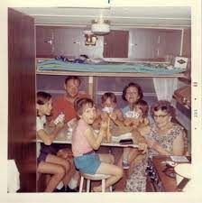 This can be reduced down to 3 words… pride of ownership some 1970's mobile homes are be in better condition than a 2000's model mobile home. Cool Pics Show The Interior Of Mobile Homes From Between The 1940s And 70s Vintage Everyday