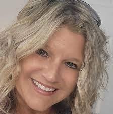 Carrie Hisel's Instagram, Twitter & Facebook