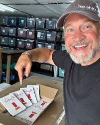 Karey Thompson's Instagram, Twitter & Facebook