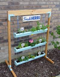 You can learn how to build one of these planters quickly and with little damage to your wallet. 20 Diy Hanging Planters How To Make A Hanging Planter